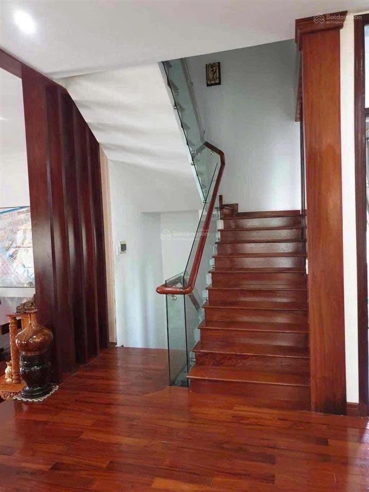 Cho thuê nhà 2 mặt tiền đường lê tấn toán sát biển mỹ khê đà nẵng