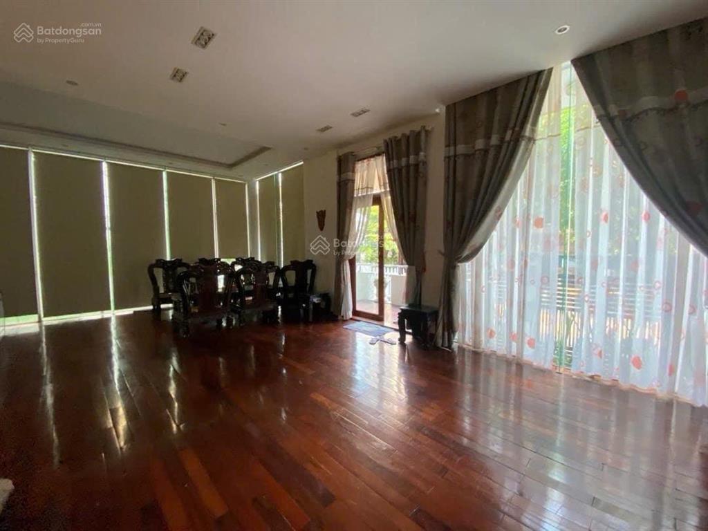 Cho thuê nhà 2 mặt tiền đường lê tấn toán sát biển mỹ khê đà nẵng