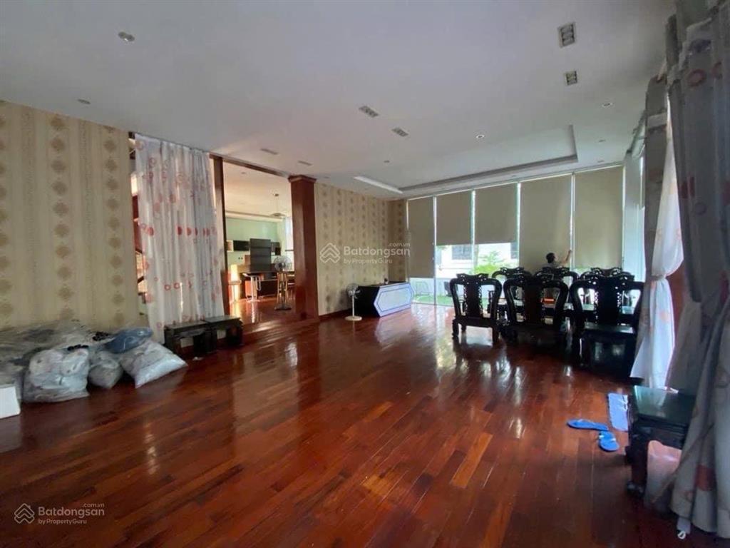 Cho thuê nhà 2 mặt tiền đường lê tấn toán sát biển mỹ khê đà nẵng