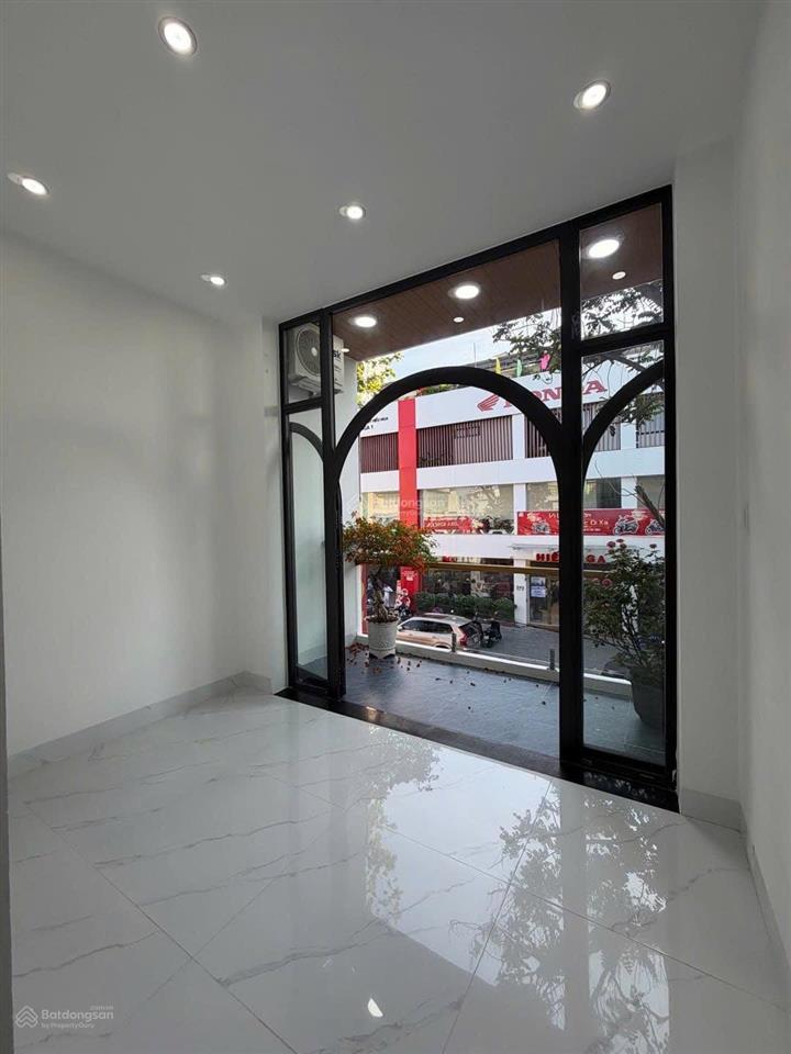 Cho thuê nhà 3 tầng đường hoàng diệu kinh doanh sầm uất 35 triệu/tháng