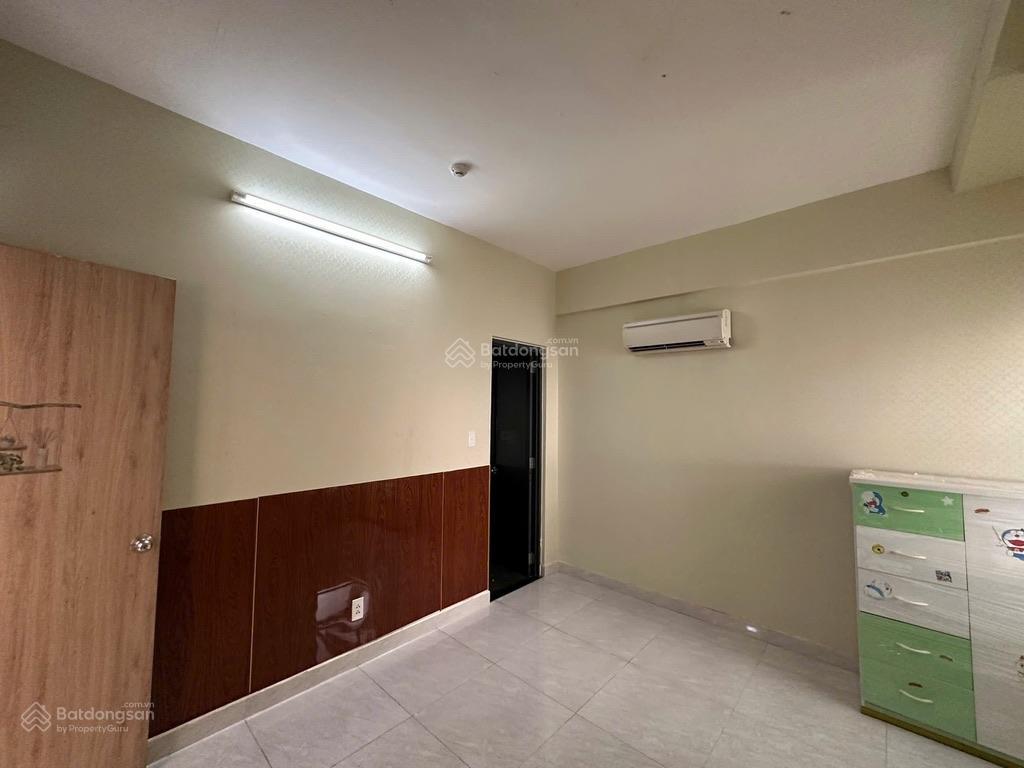 Chính chủ cho thuê thủ thiêm garden 2pn, tầng 17, có ban công full nội thất, 8tr.  0931 166 ***