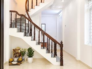 Cho thuê nhà 3 tầng hoàng quốc việt cầu giấy 10tr, ô tô lùi cửa, ngõ nông, thoáng,điện nước giá dân