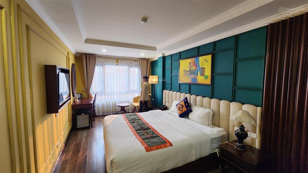 Bán khách sạn mặt phố cổ tại mường hoa, 40 tỷ, 250m2, 14pn + 14wc + 7 tầng, nhiều tiện ích