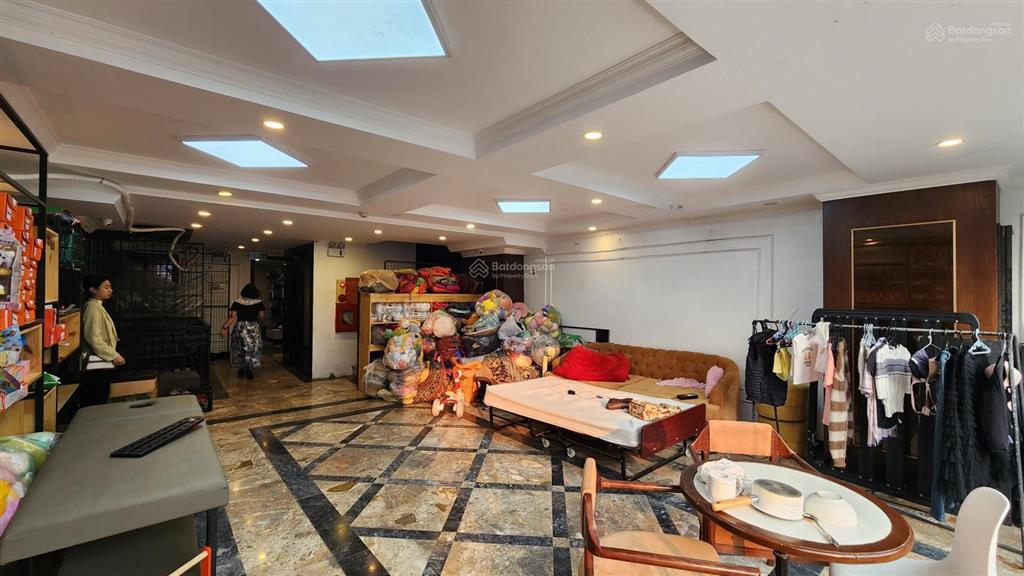 Bán khách sạn mặt phố cổ tại mường hoa, 40 tỷ, 250m2, 14pn + 14wc + 7 tầng, nhiều tiện ích