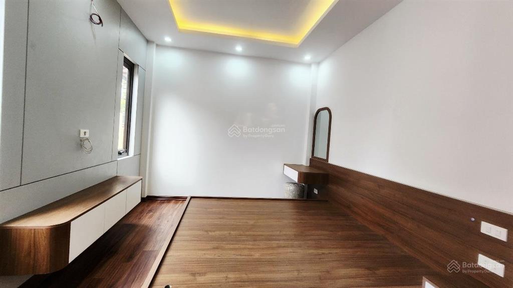 Bán nhà phố lụa hà đông 31m 5 tầng. giá 6x tỷ