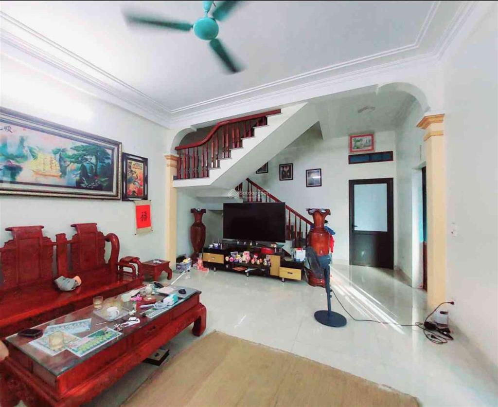 Cần bán gấp nhà biên giang  hà đông diện tích 86m2  3 tầng  chỉ 5.16 tỷ. trước nhà ô tô tránh