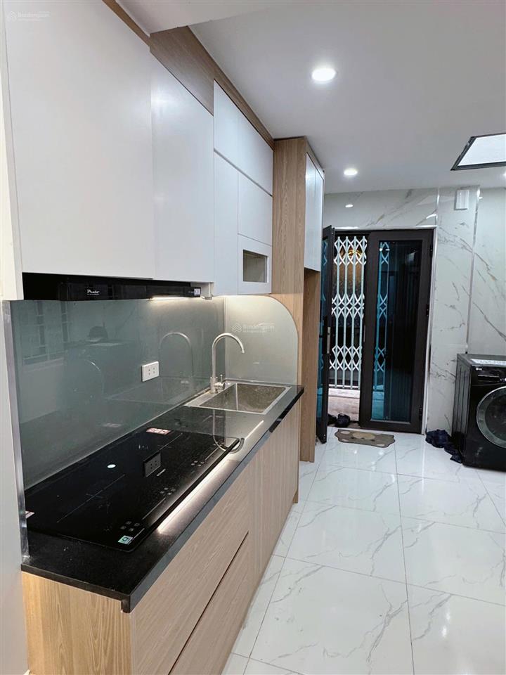 Chính chủ cần chuyển nhượng căn hộ tập thể tầng 1 phương mai đống đa 2 ngủ cộng 1 chỉ 3,3 tỷ