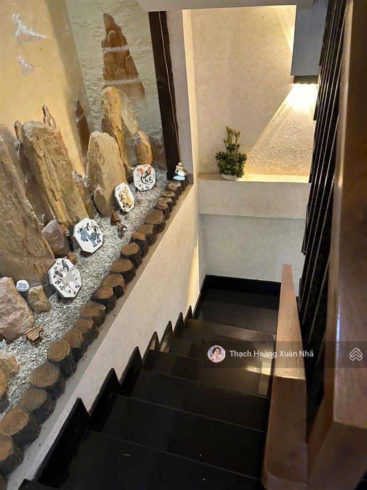 Nhà đẹp ở ngay + ngang đẹp 5m, mặt tiền trần hữu trang, pn  dt 5 x 14m  5 tầng  chỉ 12 tỷ