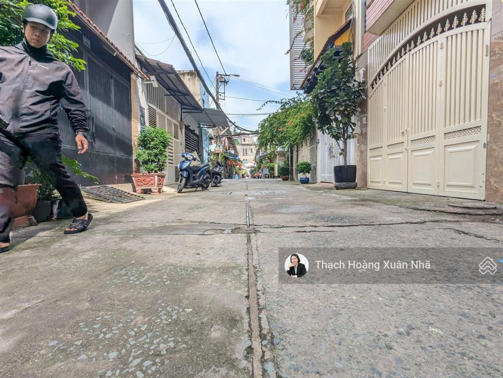 Đường rộng đẹp nhất quận 3  2 xe hơi né nhau nam kỳ khởi nghĩa, q3  4 x 15m  4 tầng. giá 18,5 tỷ