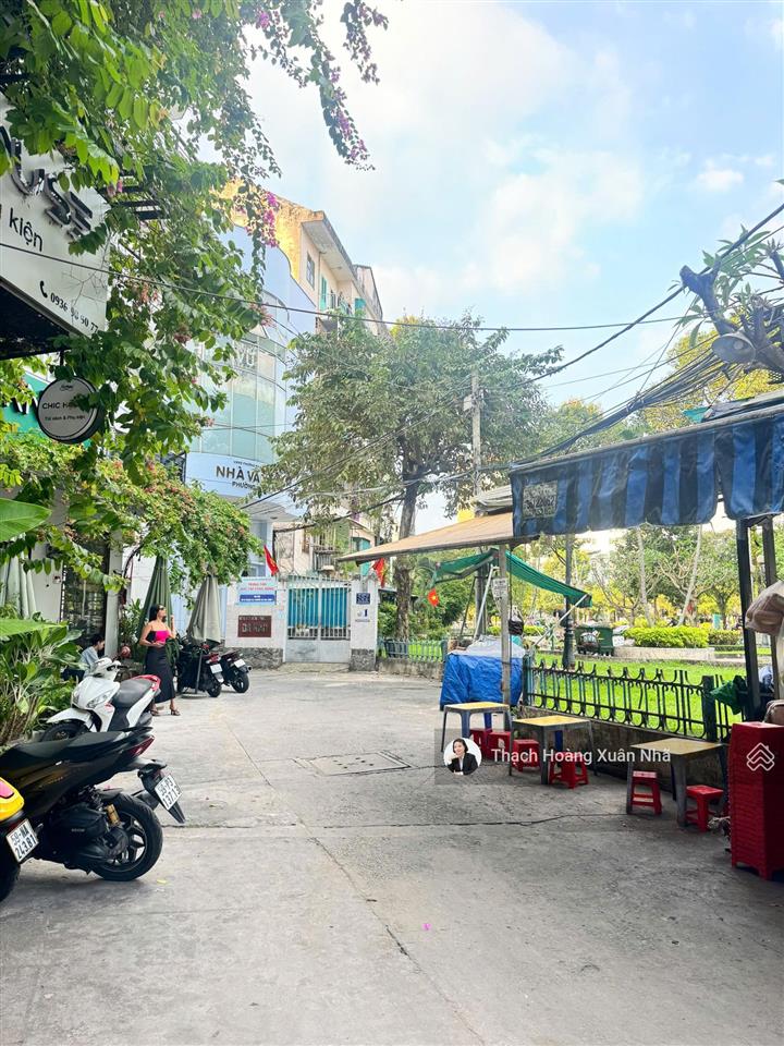 Ngang đẹp 5,7 m + 8 phòng chdv 50tr/tháng nguyễn thị minh khai, q1  5,7m x 14m  5 tầng, chỉ 20 tỷ