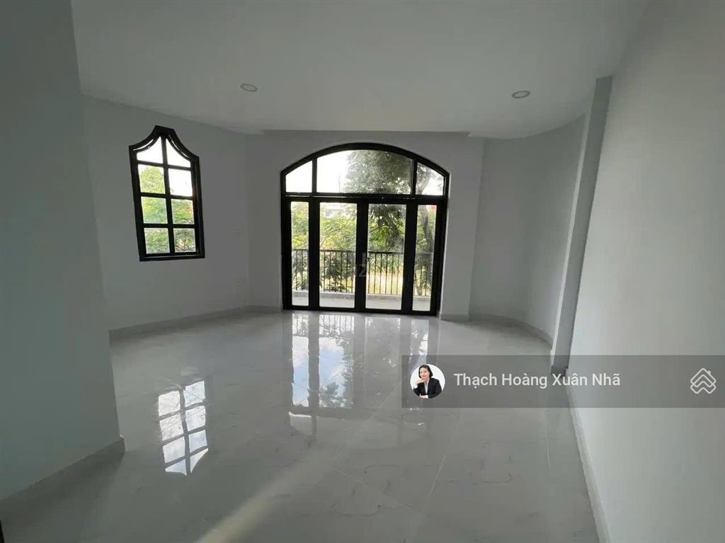 Cực hiếm  nhà sẵn 6 tầng + ngang 6m  có 3 mặt tiền thoáng đường hoàng sa, quận 1  chỉ 13,5 tỷ