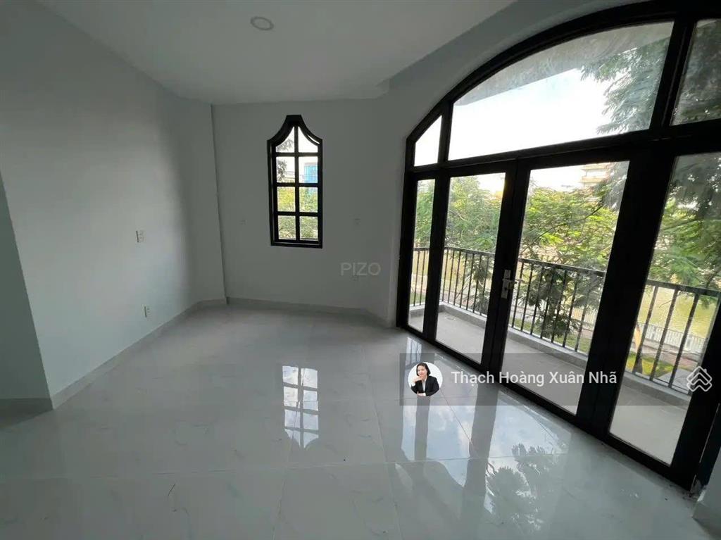 Cực hiếm  nhà sẵn 6 tầng + ngang 6m  có 3 mặt tiền thoáng đường hoàng sa, quận 1  chỉ 13,5 tỷ