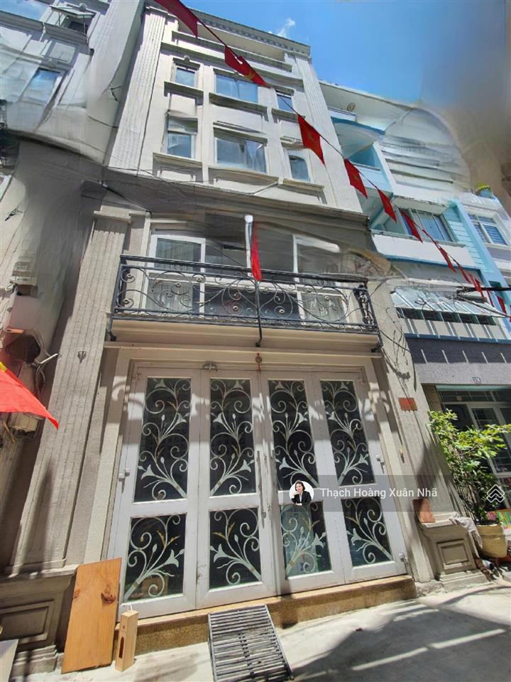 Ngang đẹp 5,7 m + 8 phòng chdv 50tr/tháng nguyễn thị minh khai, q1  5,7m x 14m  5 tầng, chỉ 20 tỷ