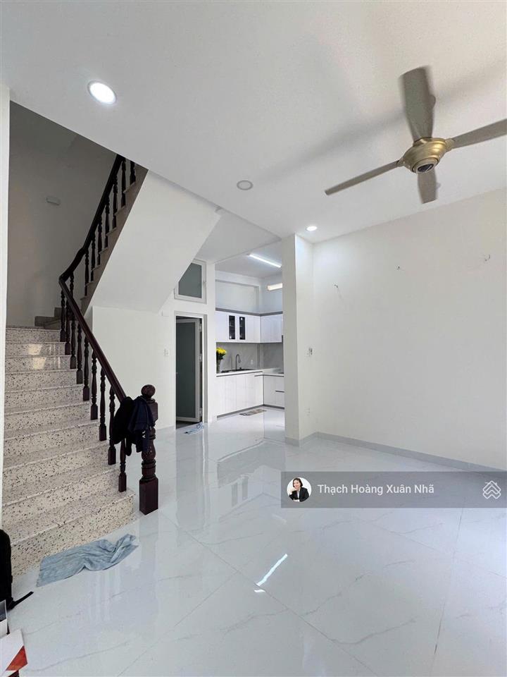 Một trong số ít! nhà đẹp, có sân vườn trần quang diệu, q3  dt 10 x 10m  4 tầng  chỉ 19,5 tỷ