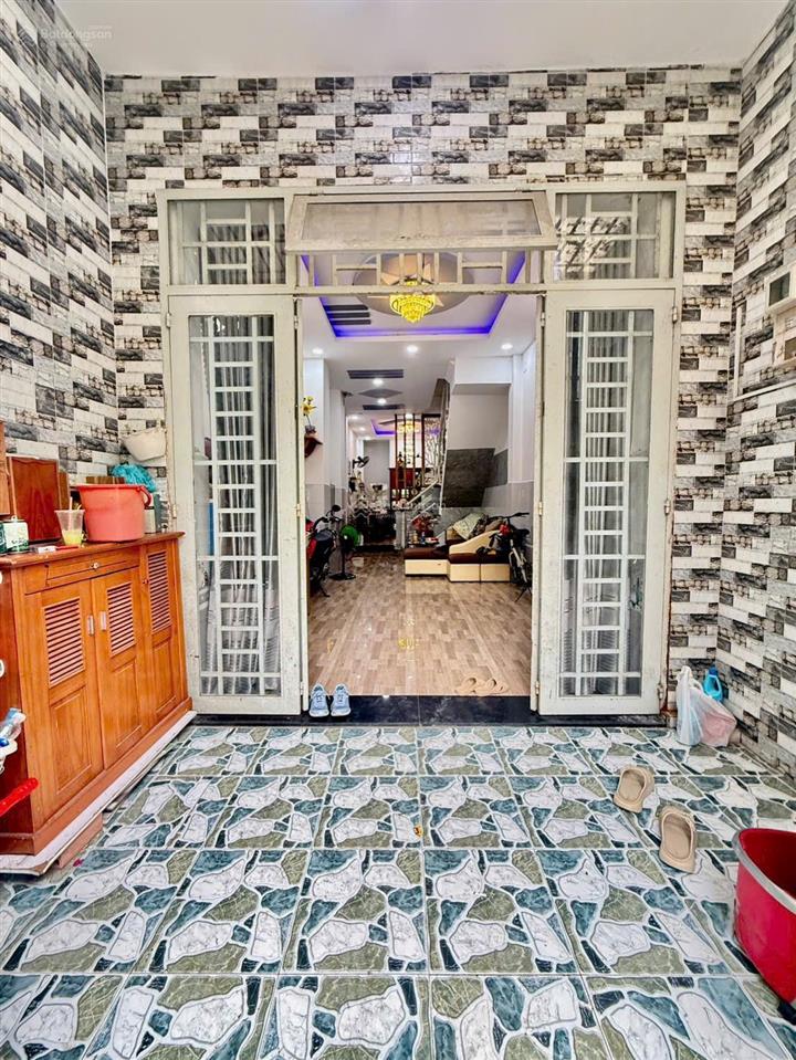 Bán gấp nhà trệt lầu 2pn đường huỳnh thị hai, tch 55m². giá hời