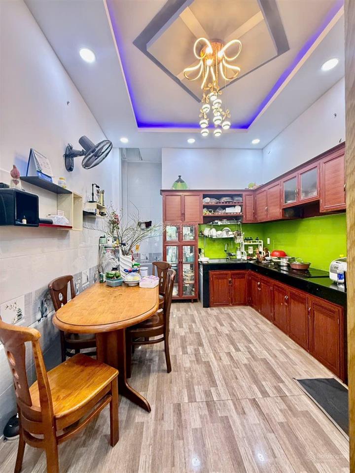 Bán gấp nhà trệt lầu 2pn đường huỳnh thị hai, tch 55m². giá hời