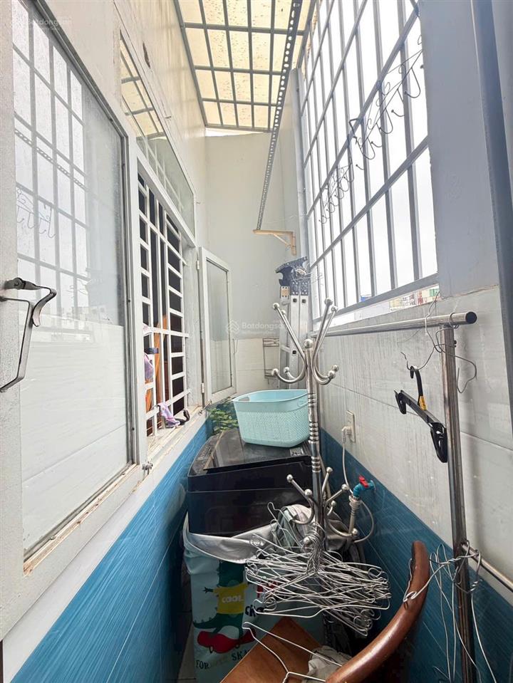 Bán gấp nhà trệt lầu 2pn đường huỳnh thị hai, tch 55m². giá hời