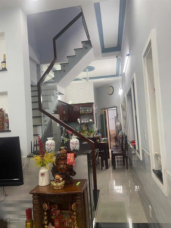 Chính chủ giảm ngay 450tr bán gấp nhà 1 trệt 3 lầu st, góc 2mt hẻm đường số 19, p8, gò vấp
