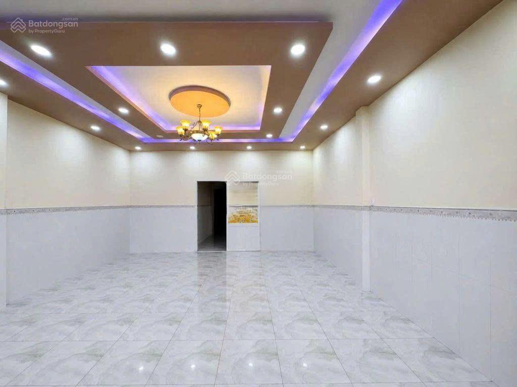 Bán gấp nhà cấp 4 tại đông hưng thuận, giá chỉ 8,8 tỷ, dt khủng 132 m2, 2pn