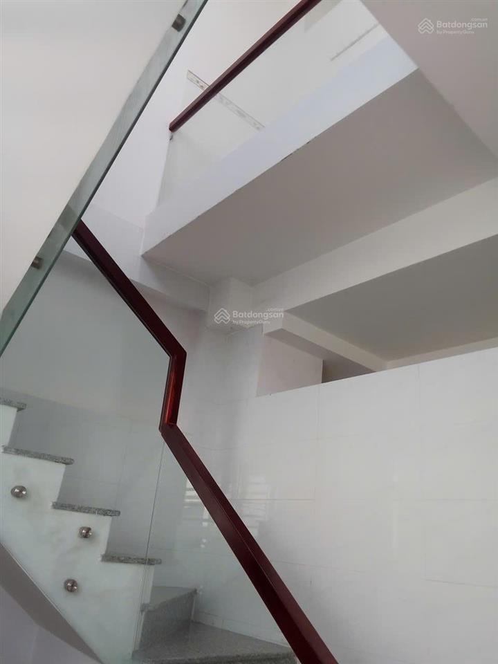 Bán nhà mặt tiền đông hưng thuận 2 lầu st, giá chỉ 4,55 tỷ, 2pn, 3wc, pháp lý đầy đủ, giá tốt