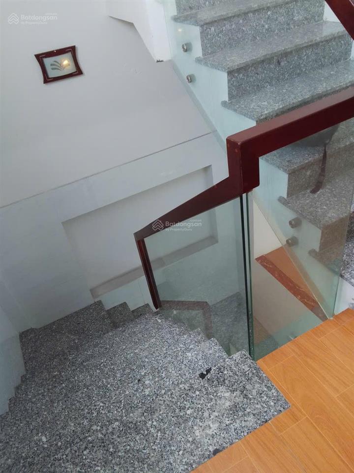 Bán nhà mặt tiền đông hưng thuận 2 lầu st, giá chỉ 4,55 tỷ, 2pn, 3wc, pháp lý đầy đủ, giá tốt