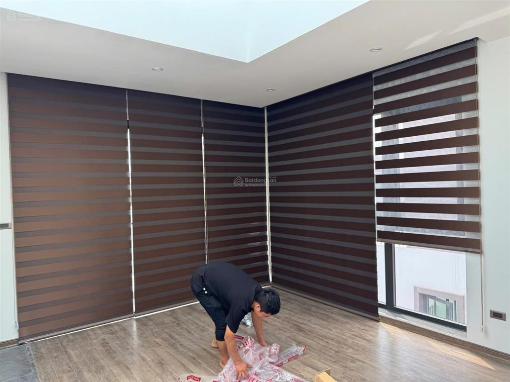 Cho thuê shophouse xẻ khe 2 mặt tiền, kế cận 40 toà chung cư vinhomes ocp 3, ht 5 tầng, thang máy