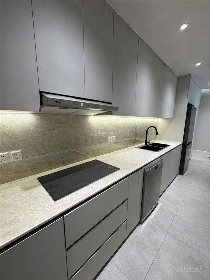 Bán nhanh căn hộ the antonia 2pn view biệt thự dt 80m2, đầy đủ nội thất, giá 10tỷ. 0933 233 *** e hân