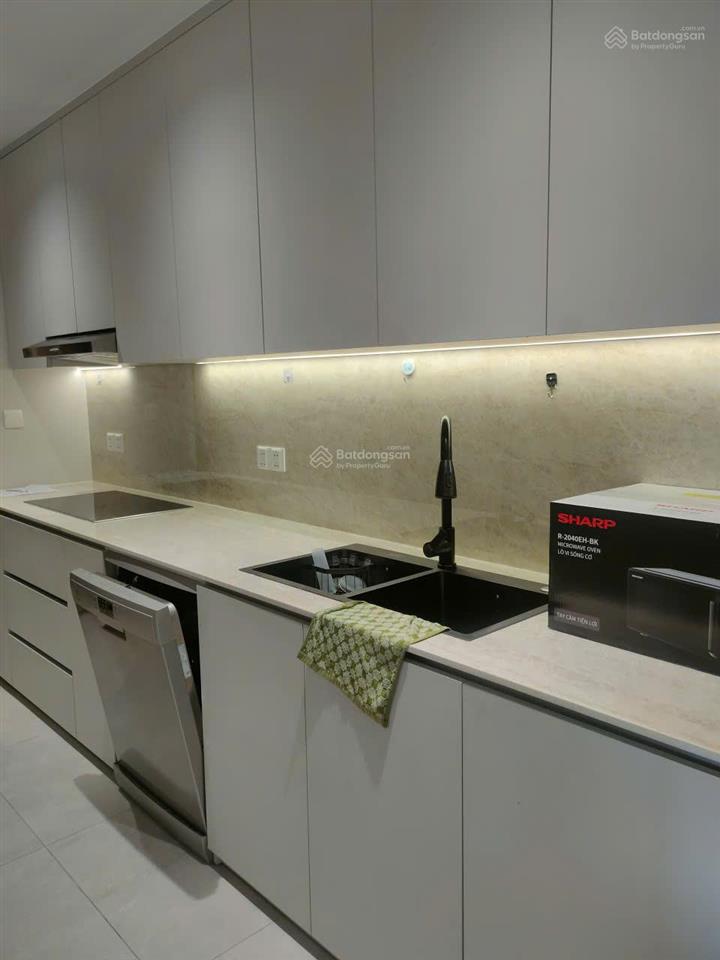 Bán nhanh căn hộ the antonia 2pn view biệt thự dt 80m2, đầy đủ nội thất, giá 10tỷ. 0933 233 *** e hân