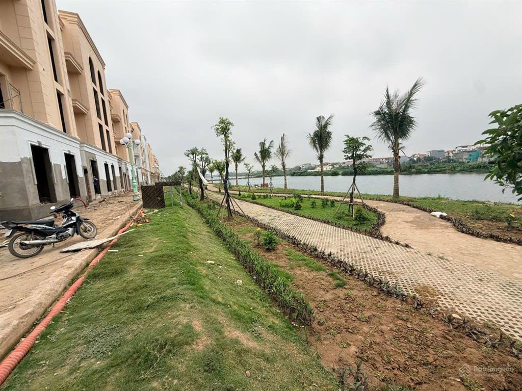 Cần bán nhà liền kề phú thị riverside  gia lâm