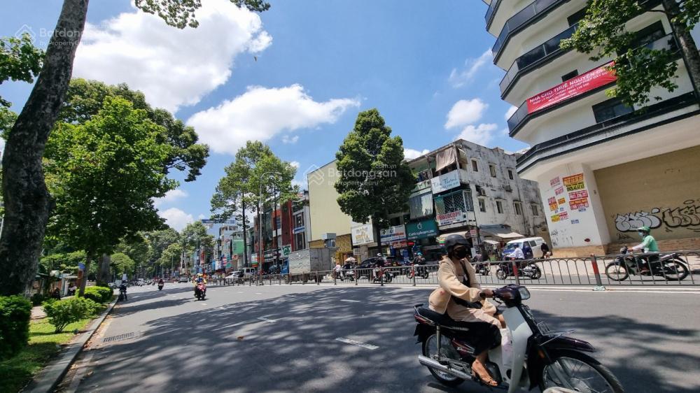 Bán tòa nhà góc 2 mt đường 3 tháng 2, p. 11 q10, cn 207m2, hầm 8 tầng tm giá 200 tỷ