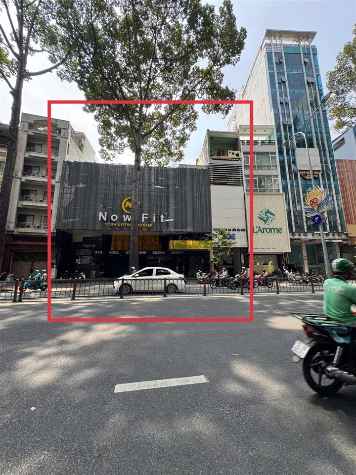 Bán nhà 2mt 3 tháng 2 p.11 q.10, dt 18x24m cn 510m2, kc 4 tầng hđt 300tr giá 285 tỷ