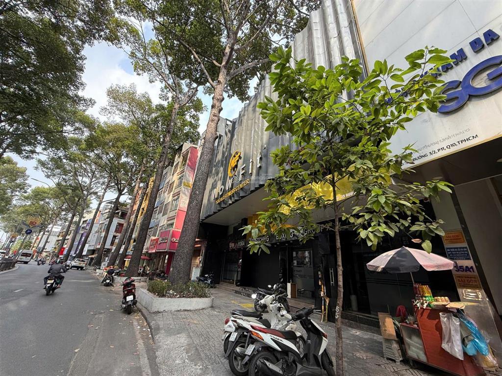 Bán nhà 2mt 3 tháng 2 p.11 q.10, dt 18x24m cn 510m2, kc 4 tầng hđt 300tr giá 285 tỷ