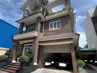 Bán nhà mt đường d10, p.bình trưng tây thủ đức, dt 16,5x25m cn 404m2 kc 3 tầng giá 65 tỷ