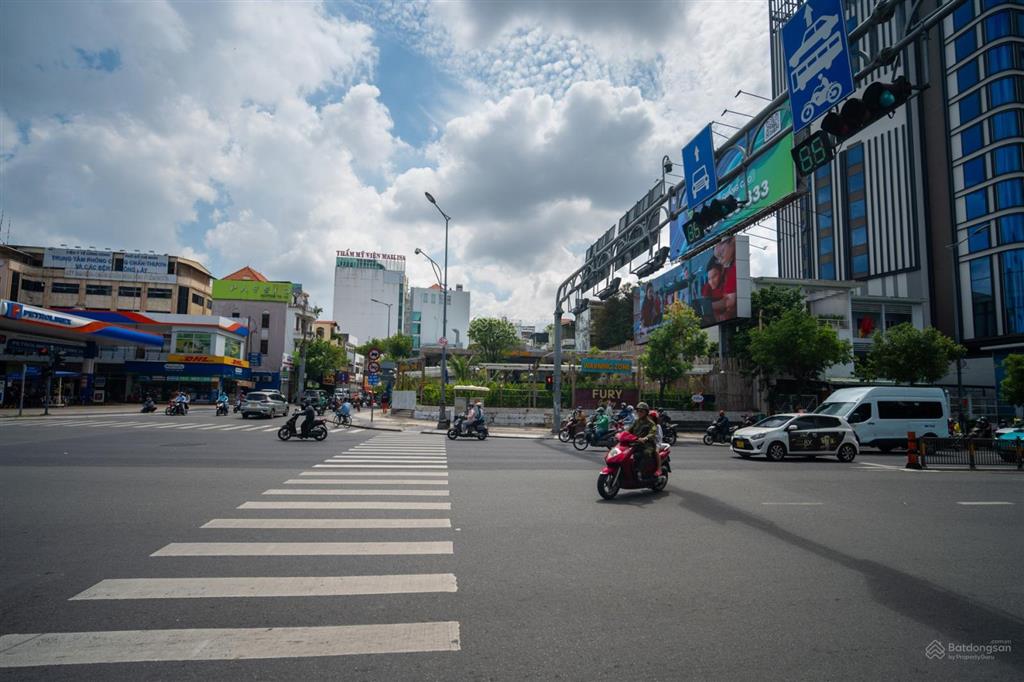 Bán nhà góc 2mt nguyễn văn trỗi  huỳnh văn bánh, 25x55m cn 1060m2, ctxd 3 hầm 14 tầng giá 849 tỷ