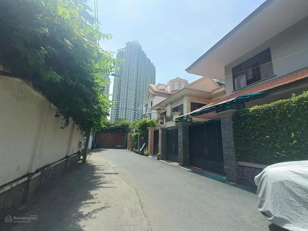 Bán biệt thự nội khu nguyễn ư dĩ  p.thảo điền, tp thủ đức * dt 17m x 20m  cn 400m2.giá 80ty