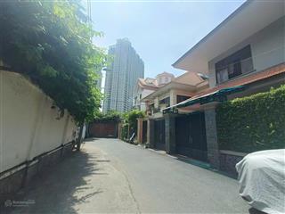 Bán biệt thự nội khu nguyễn ư dĩ  p.thảo điền, tp thủ đức * dt 17m x 20m  cn 400m2.giá 80ty