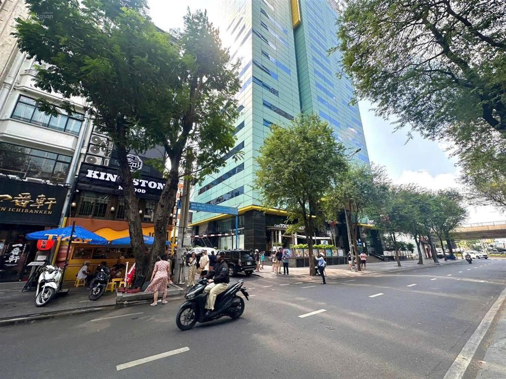 Bán nhà góc 2mtlê thánh tôn .q1 10x24m  7 tấm  hđt 400tr/thg  giá 300 tỷ!