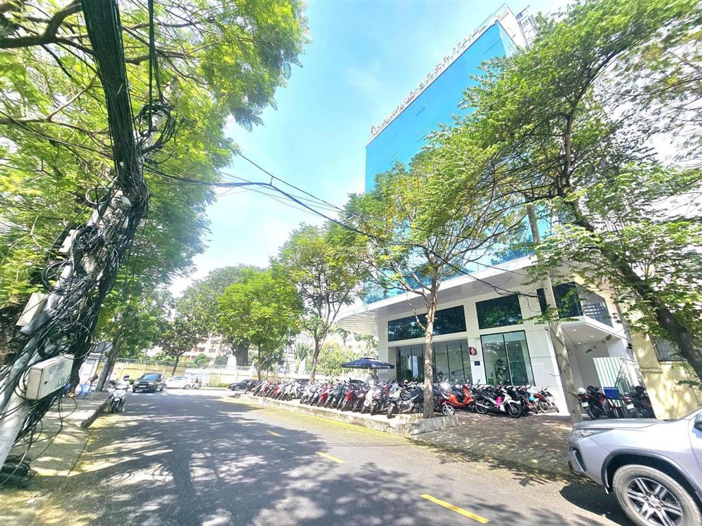 Bán toà building 2mt nguyễn trãi.q1  dt 14x25m  2 hầm + 10 tầng  hđt 10 tỷ/năm  giá 450 tỷ!