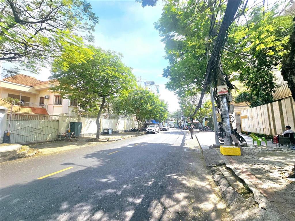 Bán toà building 2mt nguyễn trãi.q1  dt 14x25m  2 hầm + 10 tầng  hđt 10 tỷ/năm  giá 450 tỷ!