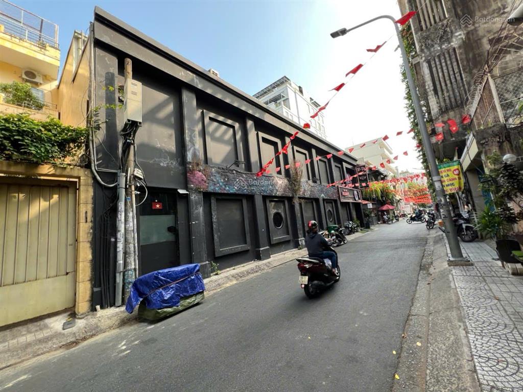 Bán nhà góc 2 mặt tiền cực đẹp 3840 huỳnh khương ninh. dt 22,3mx18m, cn 399m2 2t  giá 120 tỷ