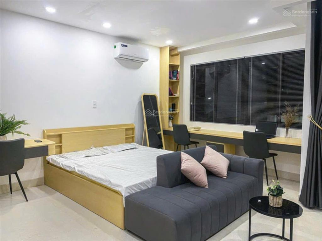 Bán toà chdv phạm văn bạch. gv, 10x30m cn300m. 1 h 6t50ptn 350400tr/th, giá 70 tỷ