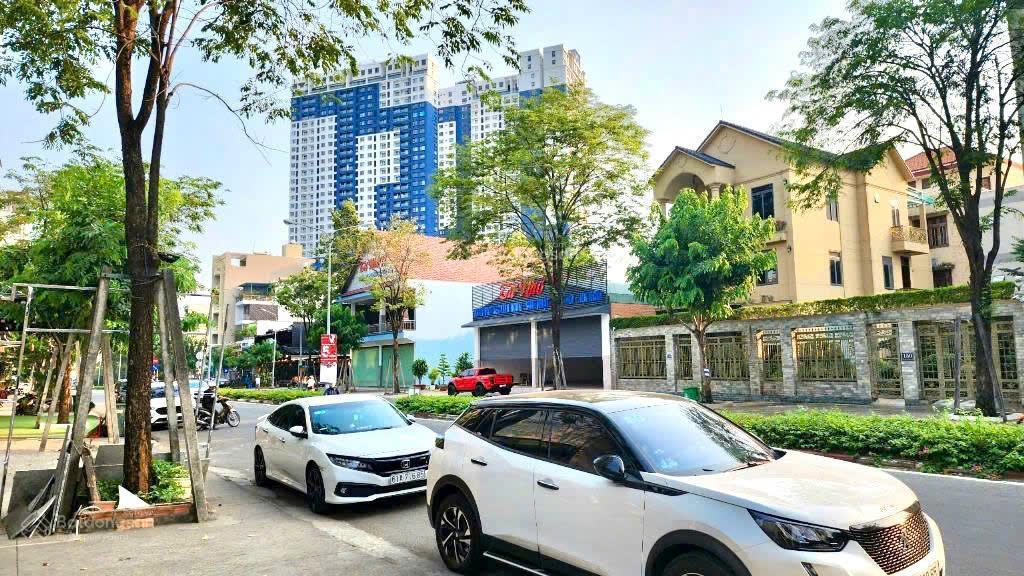 Bán tòa nhà nguyễn thị minh khai, p đa kao, q111 tầngdt 320m² (18x19m).dt 2150m2 sàn|