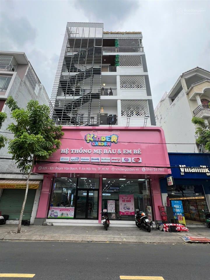 Bán toà chdv mt phạm văn bạch. gv, 10x30m cn 300m. 1 h 6t 50p tn 350400tr/th, giá 70 tỷ