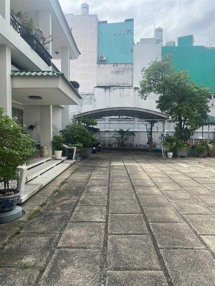 Bán đất vàng  mt trần huy liệu phú nhuận, dt 28x50m, cn 972m2, full thổ cư, giá bán 195 tỷ tl
