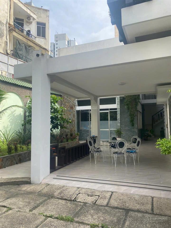 Bán đất vàng  mt trần huy liệu phú nhuận, dt 28x50m, cn 972m2, full thổ cư, giá bán 195 tỷ tl