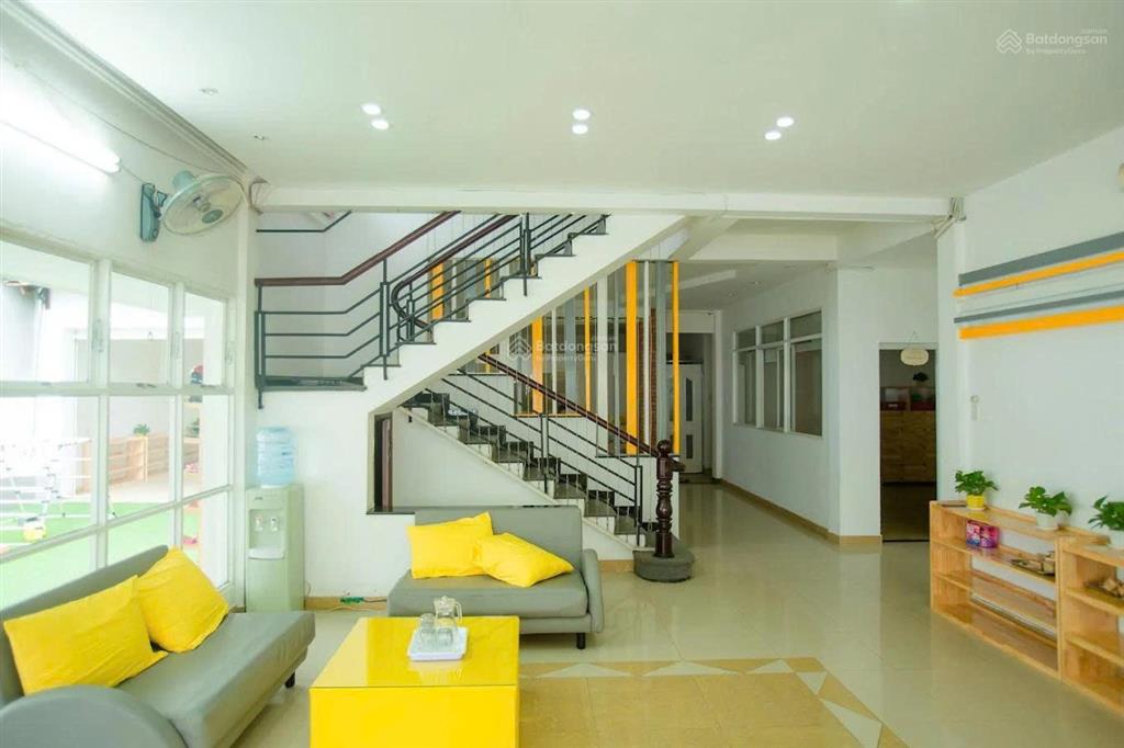 Siêu phẩm đường nhất chi mai, p.13 tân bình dt 470m². 3 tầng tn 100 triệu/tháng  giá 75 tỷ