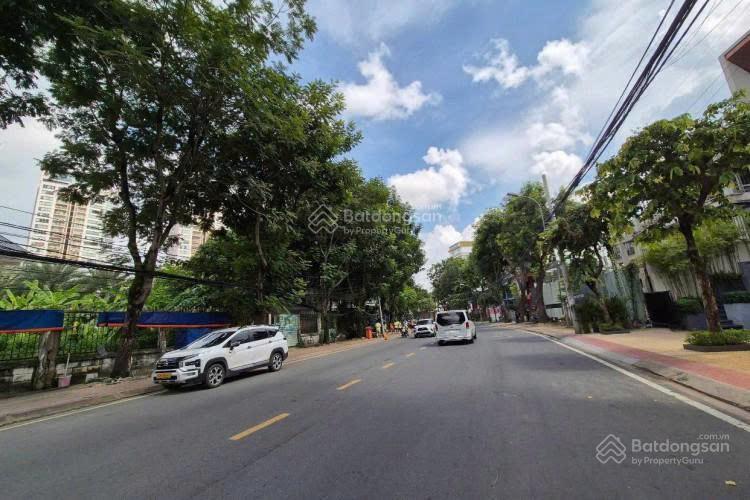 Bán quỹ đất lớn góc 2mt nguyễn văn hưởng, thảo điền  30x18m = 876.7m2  giá 276,5 tỷ