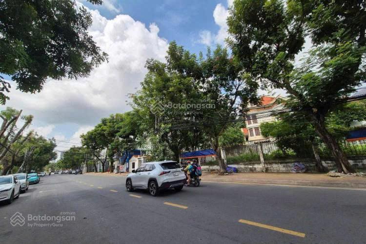 Bán quỹ đất lớn góc 2mt nguyễn văn hưởng, thảo điền  30x18m = 876.7m2  giá 276,5 tỷ
