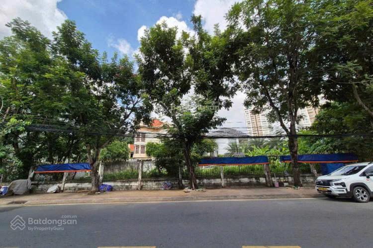 Bán quỹ đất lớn góc 2mt nguyễn văn hưởng, thảo điền  30x18m = 876.7m2  giá 276,5 tỷ