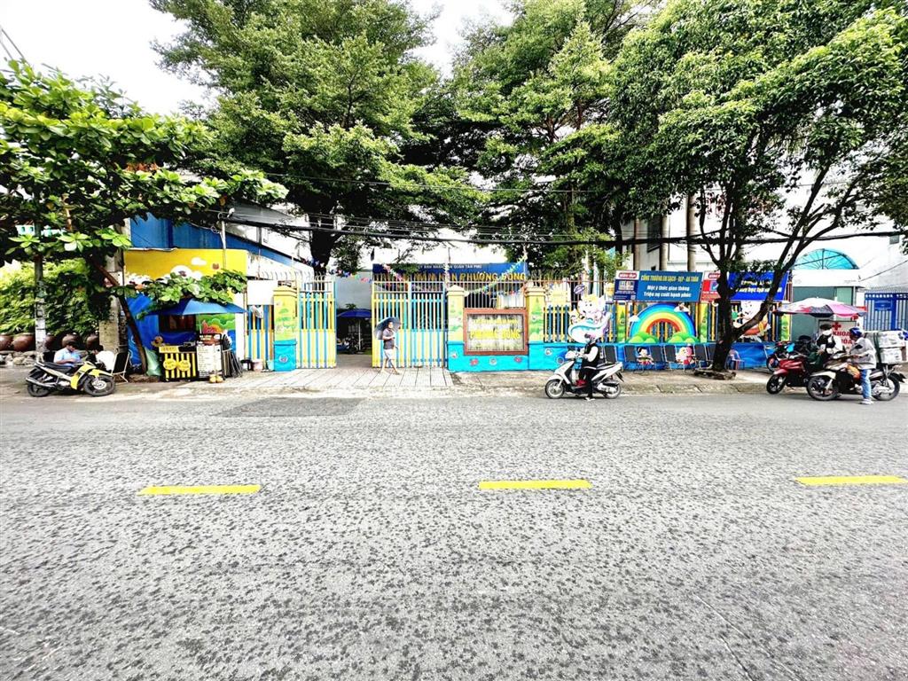 Bán nhà mt dương đức hiền  p. tây thạnh  tân phú  dt 11m x 62m (680m2)  giá 78 tỷ